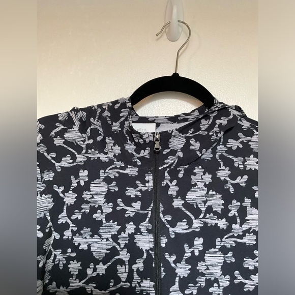 J.JILL Fit On The Go Hooded Jacket/WindbreakerBlack 1/2 Zip Size Small Petite - Picture 4 of 12